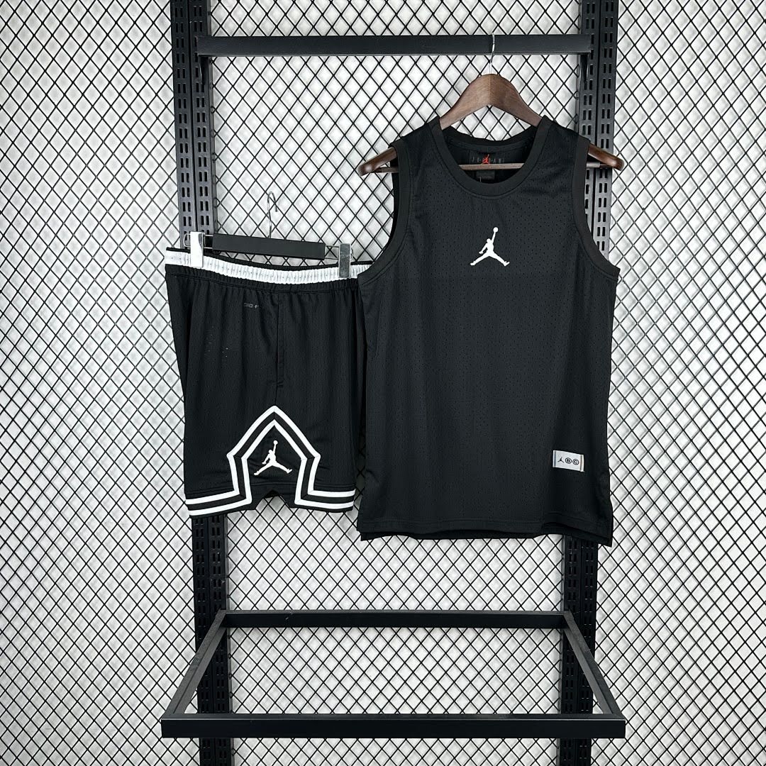 JORDAN shorts and vest--02