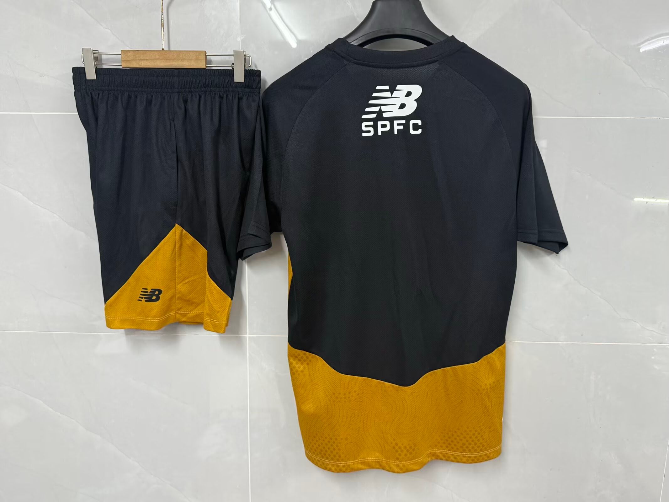 26-27 S&atilde;o Paulo black training kit: S-4XL