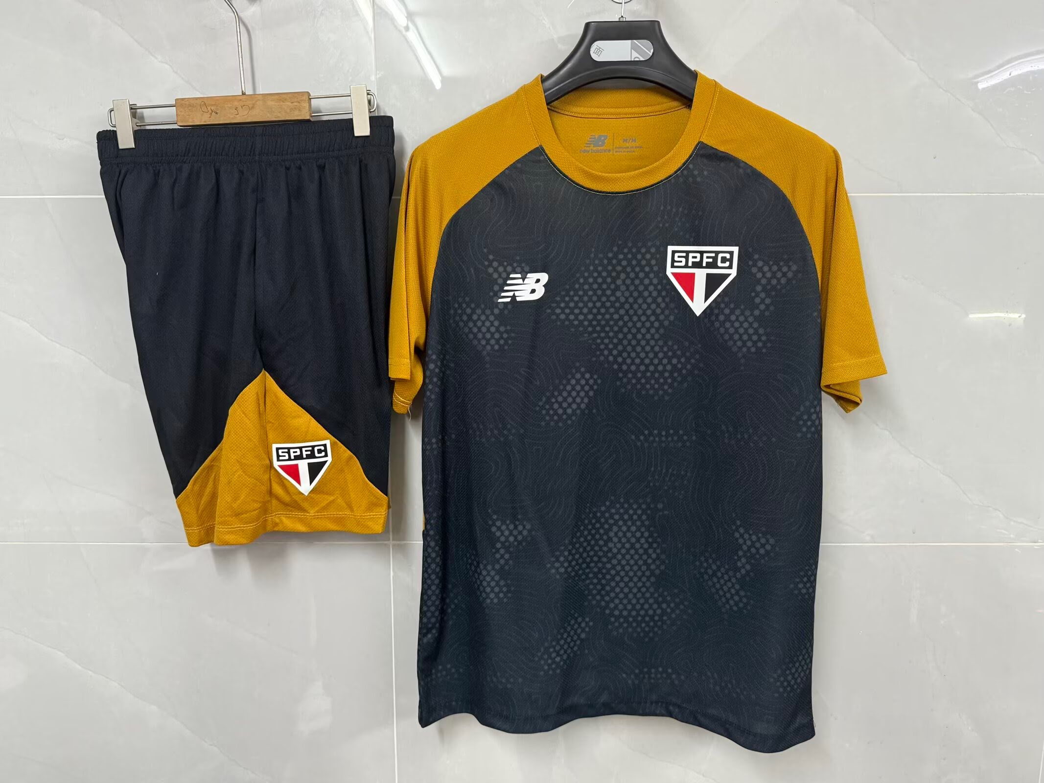26-27 S&atilde;o Paulo black training kit: S-4XL